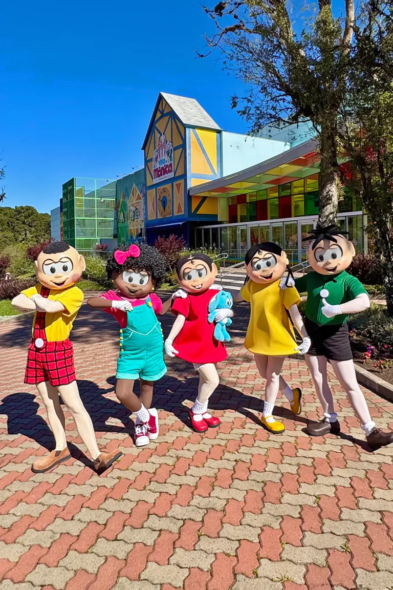personagens-turma-da-moncia-ao-vivo-gramado