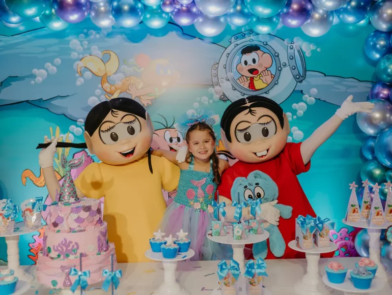 Festa de aniversário na VIla da Mônica - Magali e Mônica
